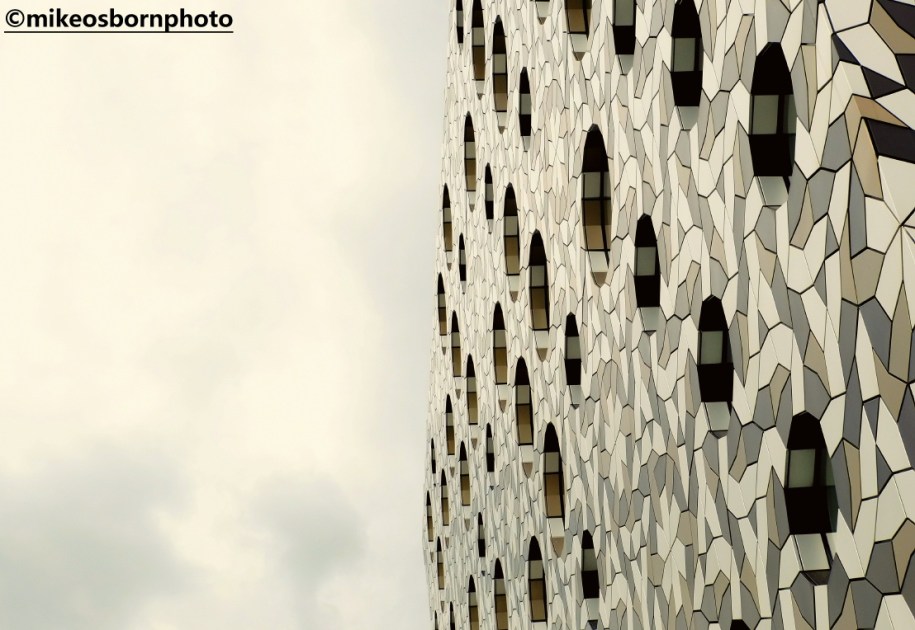 Crazy paving portholes